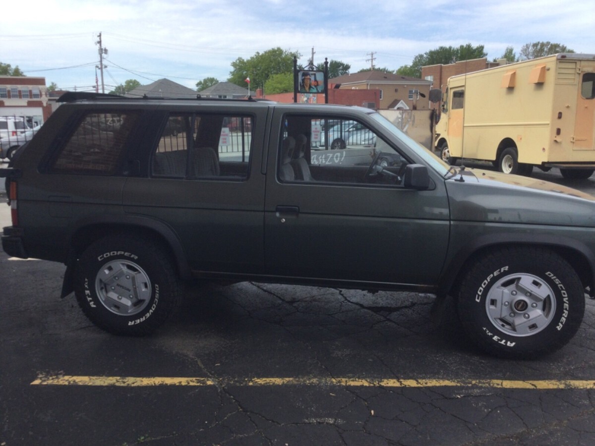 1992 Nissan Pathfinder - photo 2