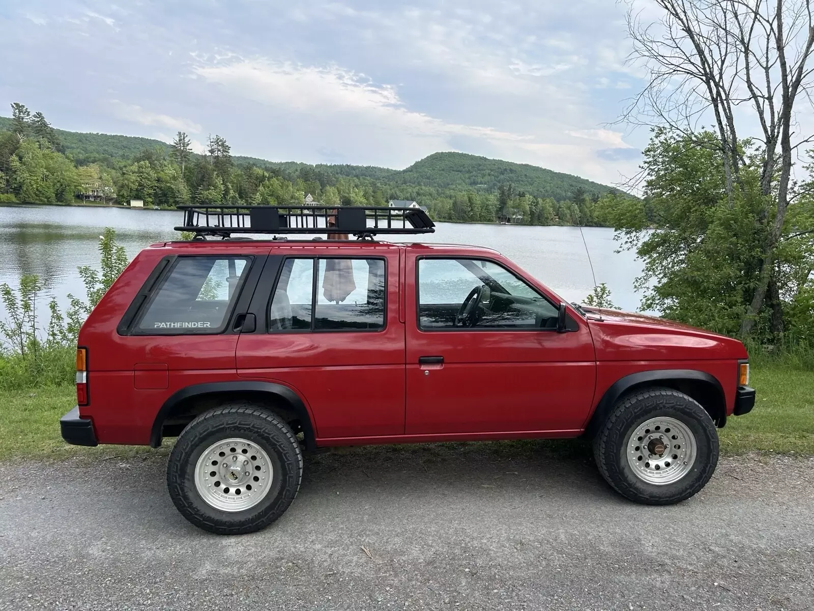 1992 Nissan Pathfinder SUV Red XE 1992 Nissan Pathfinder XE
