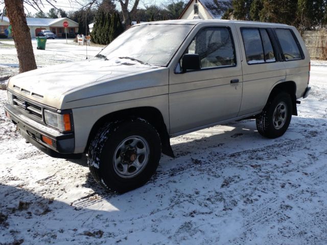 1992 Nissan Pathfinder XE-V6 4x4 - REPAIR OR PARTS!! 1992 Nissan Pathfinder XE
