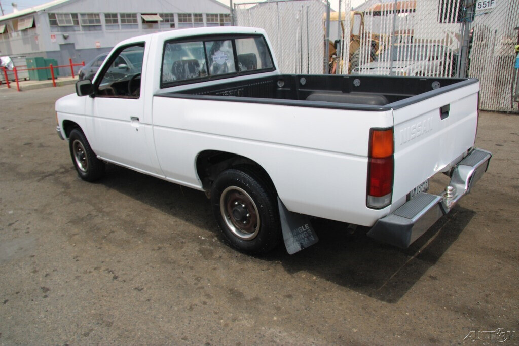 1992 Nissan Truck - photo 4