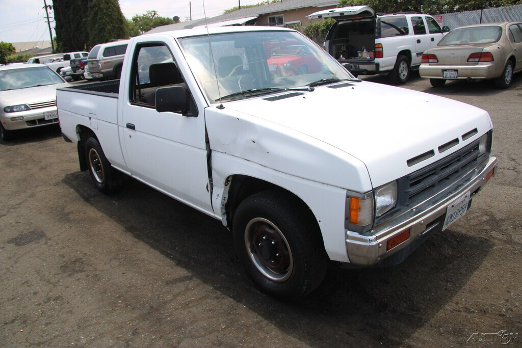 1992 Nissan Truck - photo 8