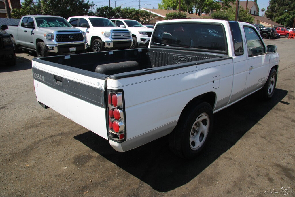 1992 Nissan Truck SE V6 - photo 6