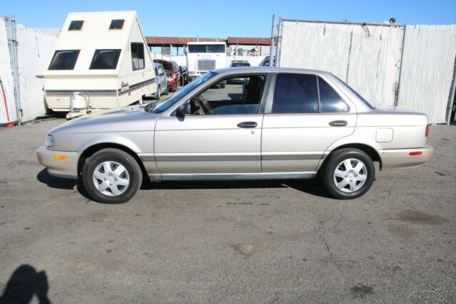 1992 Nissan Sentra - photo 2