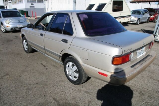 1992 Nissan Sentra - photo 3