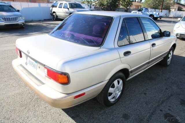1992 Nissan Sentra - photo 5