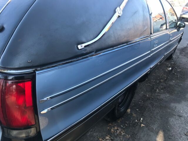 1992 Oldsmobile Custom Cruiser S - photo 13