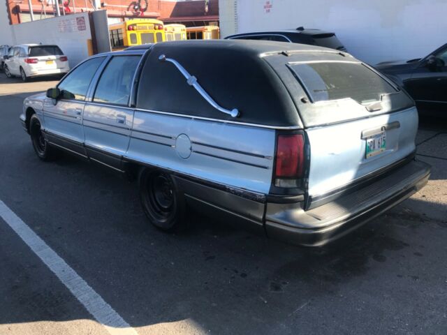 1992 Oldsmobile Custom Cruiser S - photo 4
