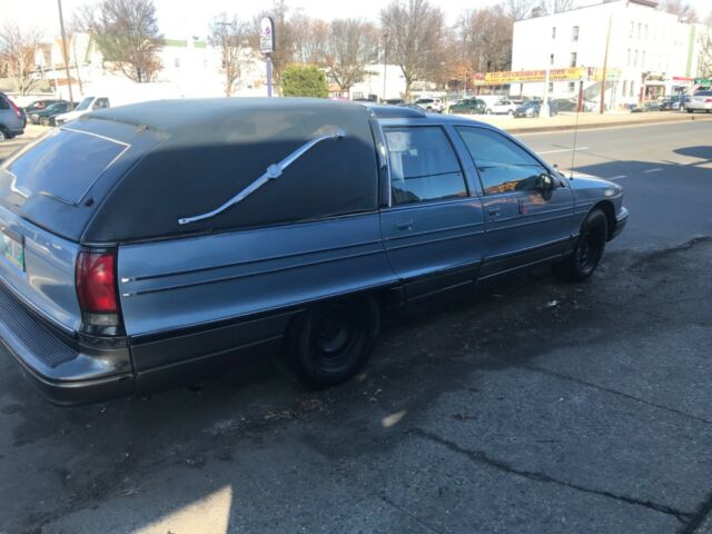 1992 Oldsmobile Custom Cruiser S - photo 6