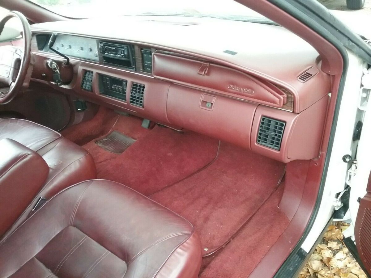 1992 Oldsmobile Custom Cruiser - photo 12