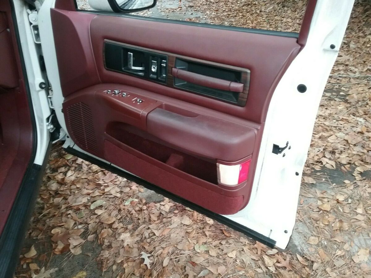 1992 Oldsmobile Custom Cruiser - photo 13