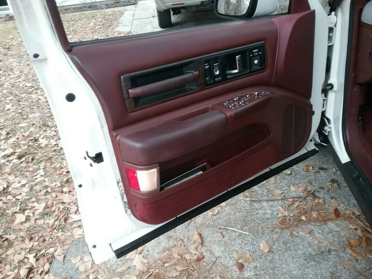 1992 Oldsmobile Custom Cruiser - photo 9