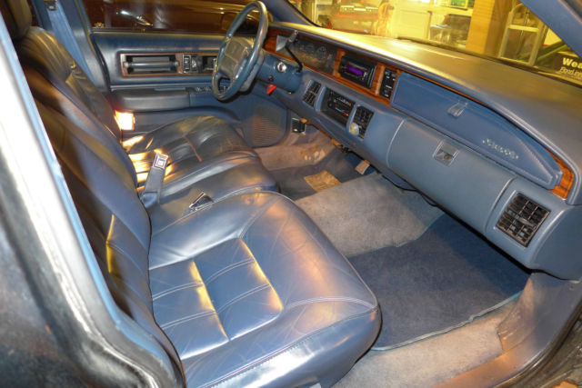 1992 Oldsmobile Custom Cruiser - photo 6