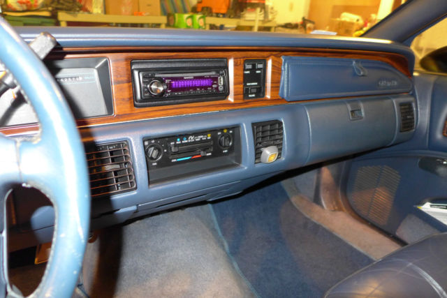 1992 Oldsmobile Custom Cruiser - photo 9