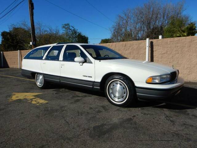 1992 Oldsmobile Custom Cruiser Base 4dr Wagon Automatic 4-Speed RWD V8 5.0L 1992 Oldsmobile Custom Cruiser Base 4dr Wagon