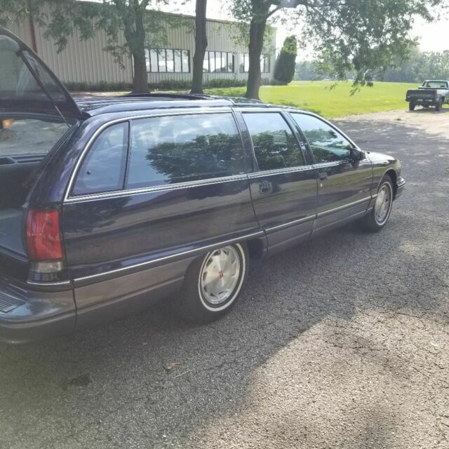 1992 Oldsmobile Custom Cruiser - photo 13