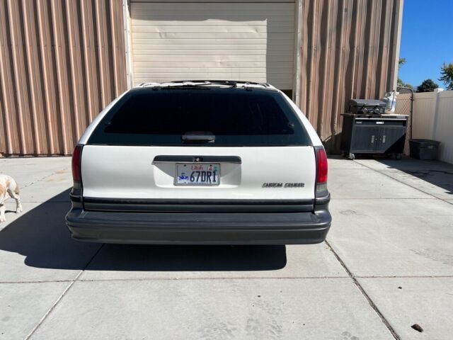 1992 Oldsmobile Custom Cruiser - photo 4