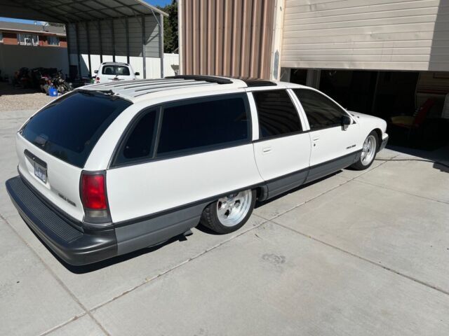 1992 Oldsmobile Custom Cruiser - photo 5