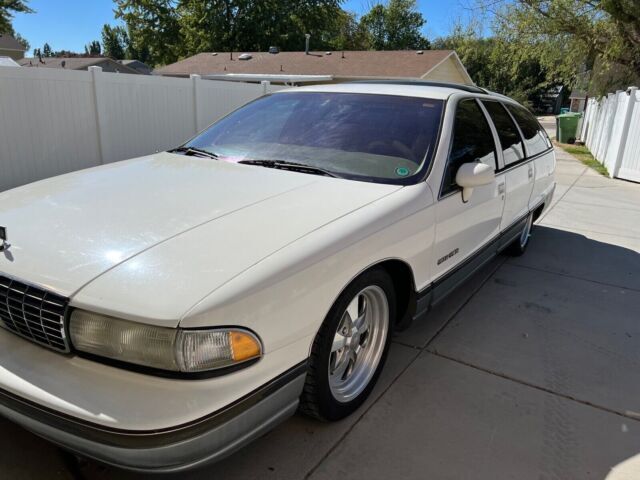 1992 Oldsmobile Custom Cruiser - photo 6