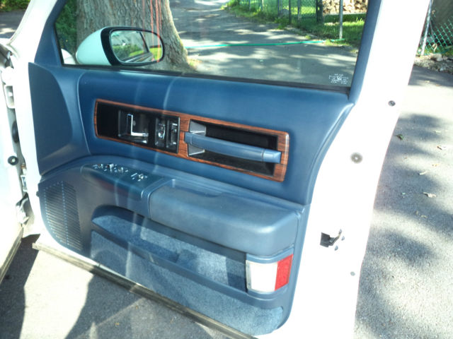 1992 Oldsmobile Custom Cruiser customcruiser station wagon - photo 6