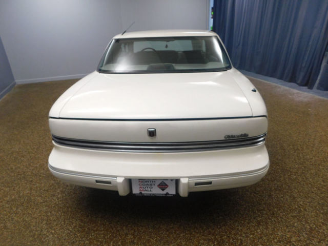 1992 Oldsmobile Toronado 2dr Coupe - photo 4