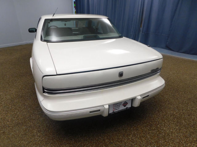 1992 Oldsmobile Toronado 2dr Coupe - photo 5
