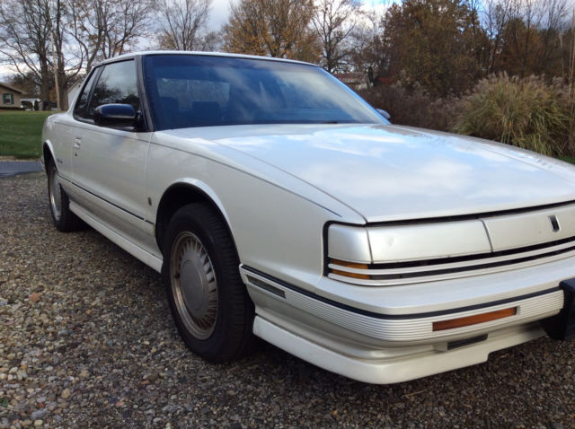 1992 Oldsmobile Toronado - photo 2