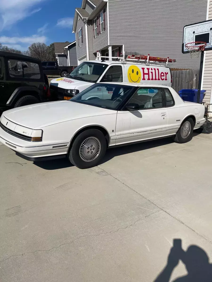 1992 Oldsmobile Toronado White 1992 Oldsmobile Toronado