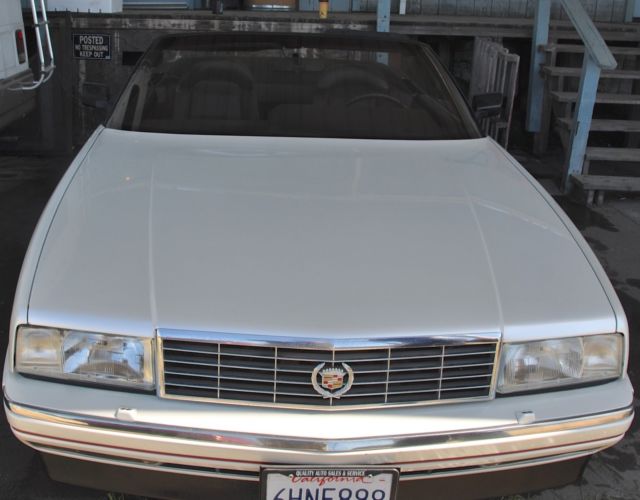 1992 Pearl White Cadillac Allante Convertible 44,200 miles black leather interio 1992 Cadillac Allante Coupe
