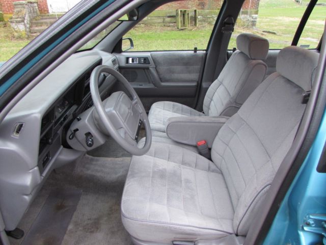 1992 Plymouth Acclaim - photo 10
