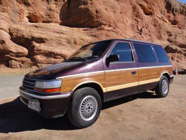 1992 Plymouth Minivan, Great Runnning, Very Dependable, Large Storage Van 136k m 1992 Plymouth Voyager