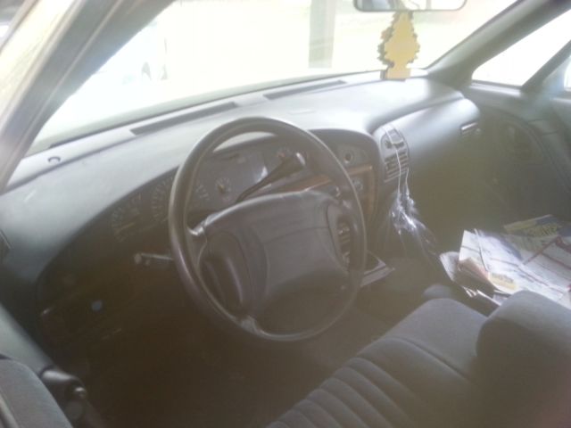 1992 Pontiac Bonneville SE - photo 4