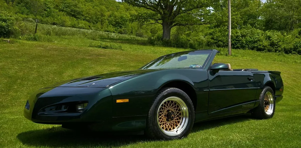 1992 Pontiac Firebird Convertible Green TRANS AM 1992 Pontiac Firebird TRANS AM