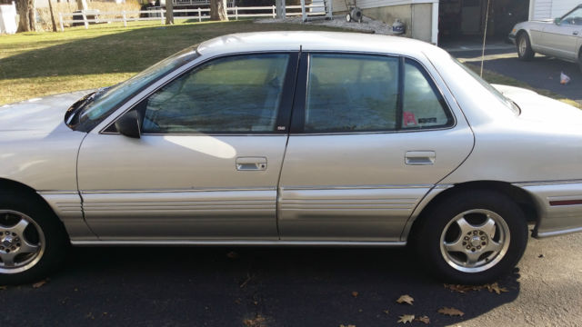 1992 Pontiac Grand Am SE Sedan 4-Door - photo 5