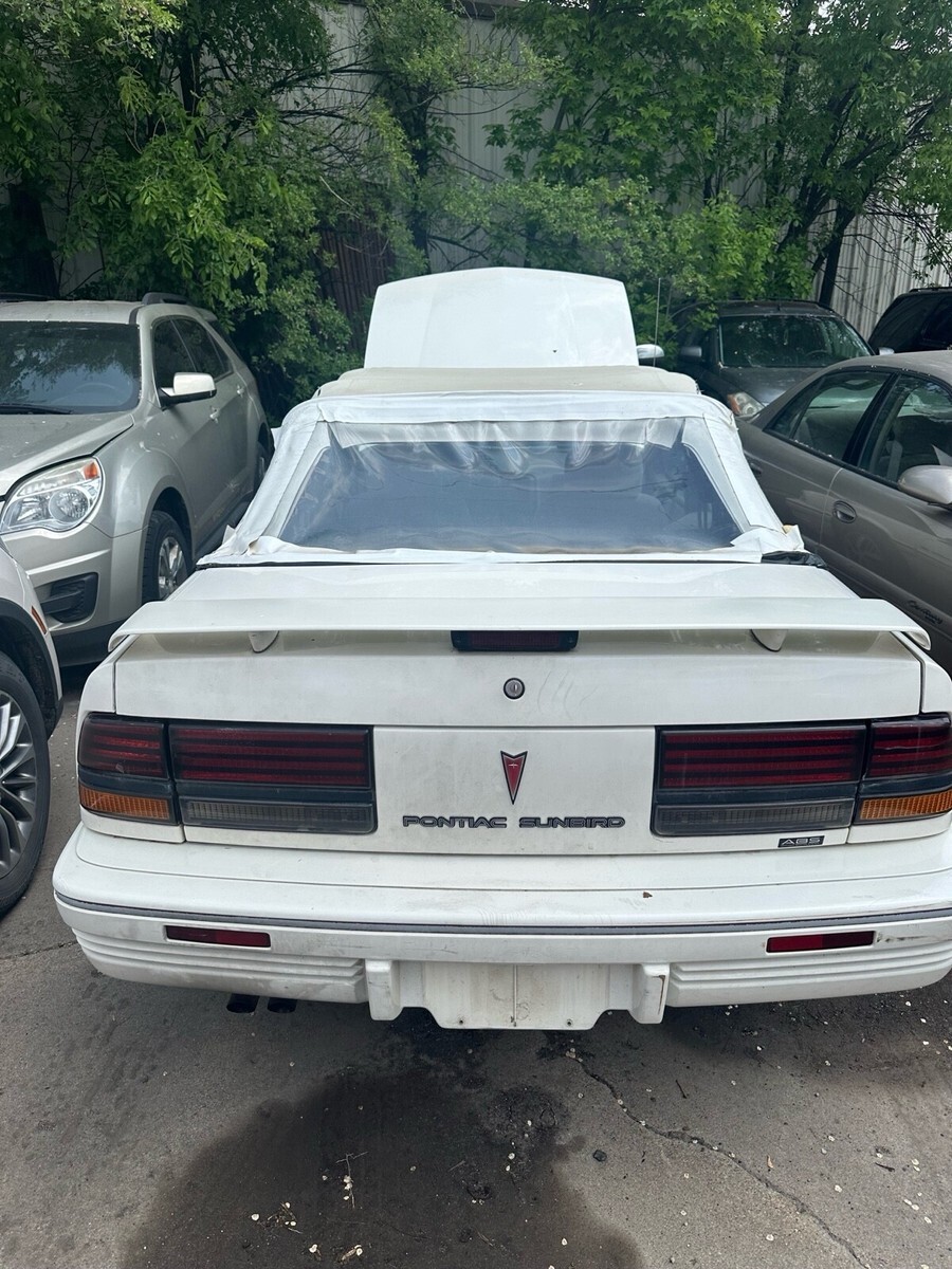 1992 Pontiac Sunbird SE - photo 3