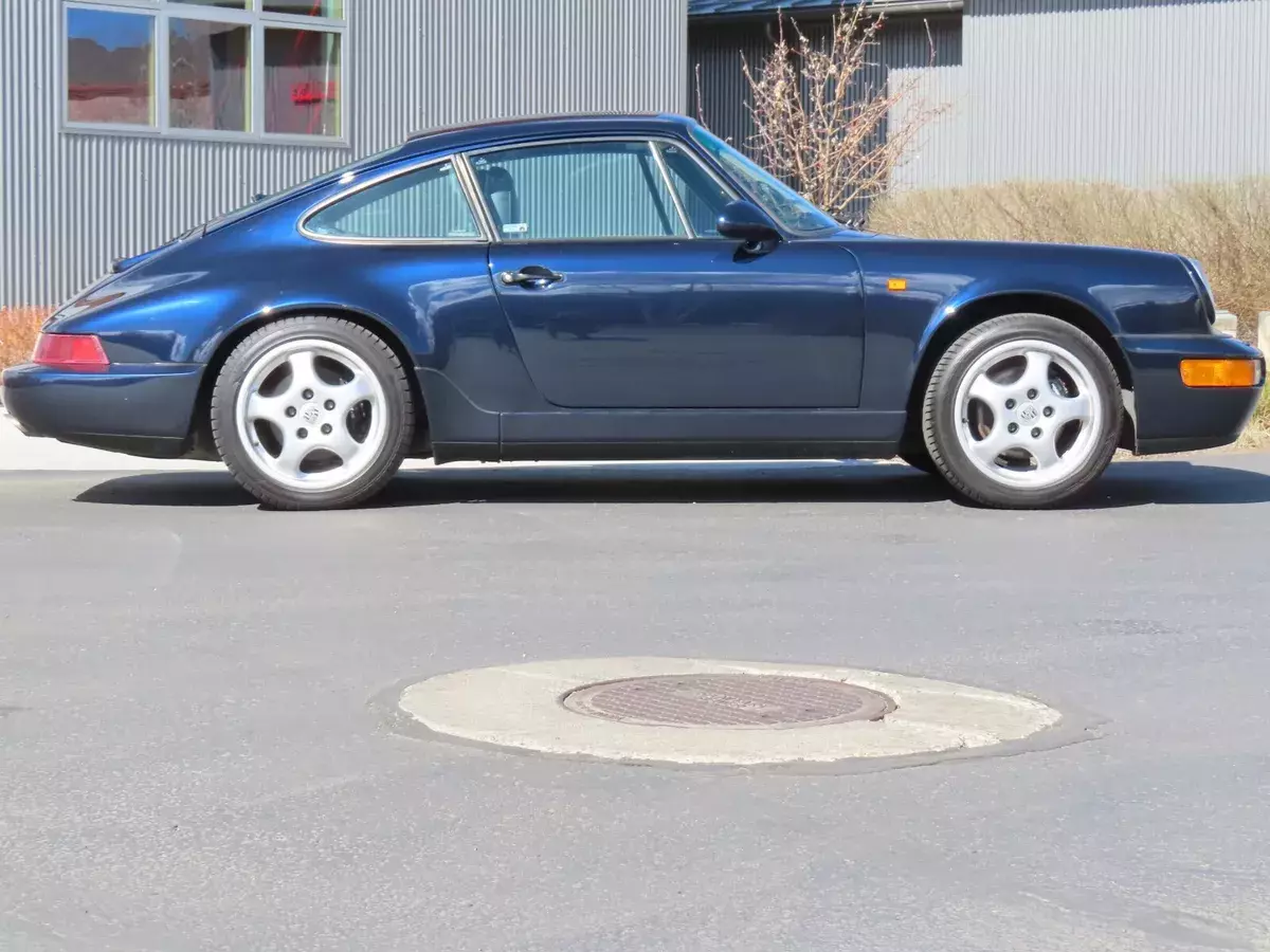 1992 Porsche 911 Carrera 4 1992 Porsche 911