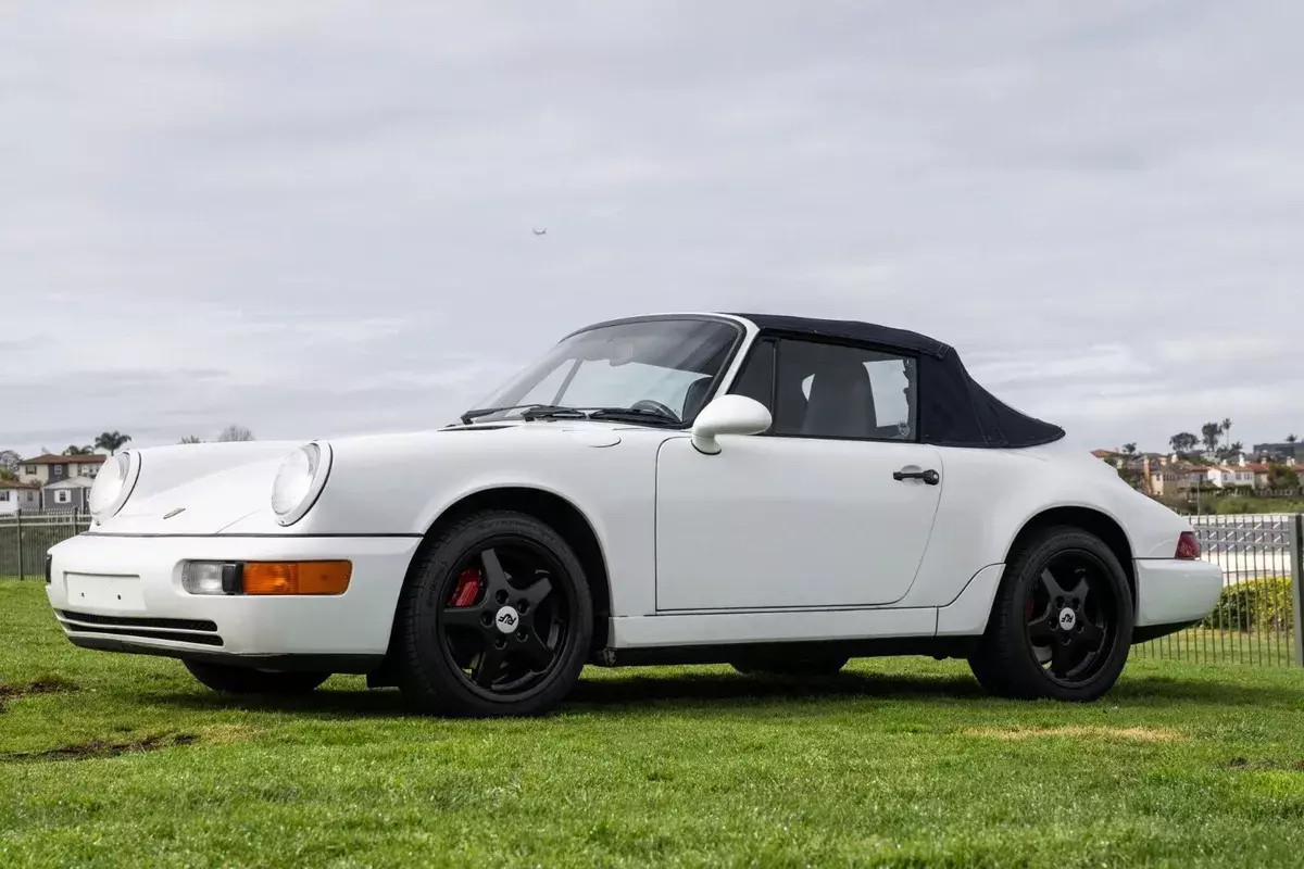 1992 Porsche 911 Convertible White RWD Manual CARRERA 2 1992 Porsche 911 CARRERA 2