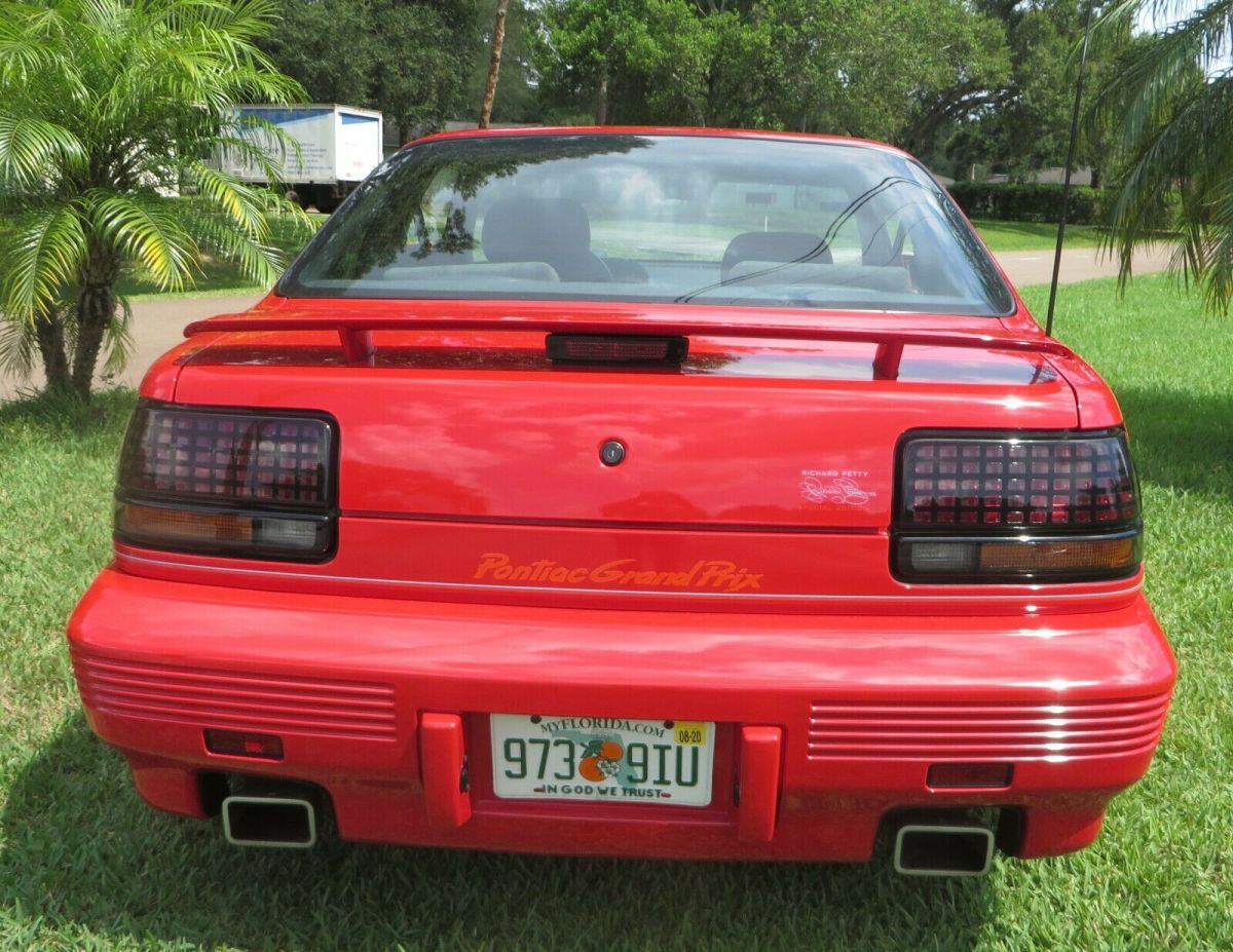 1992 Pontiac Grand Prix SE - photo 2