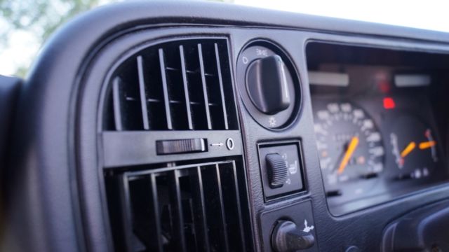 1992 Saab 900 - photo 2