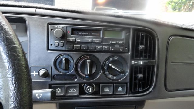 1992 Saab 900 - photo 6