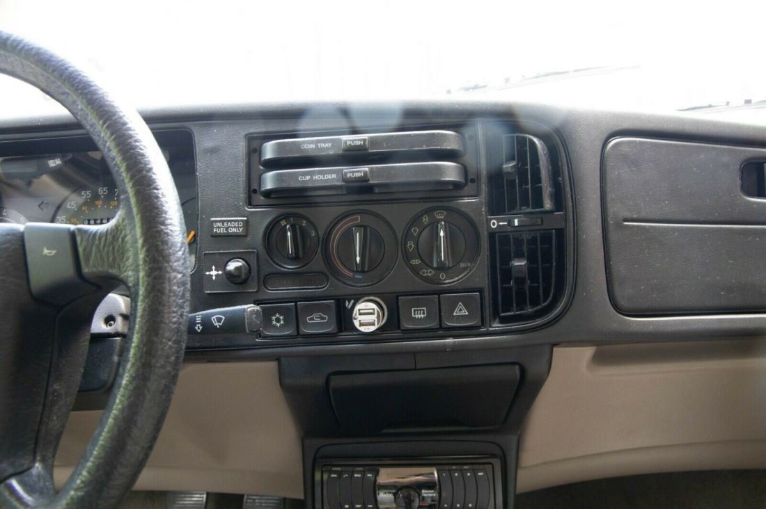 1992 Saab 900 BASE - photo 9