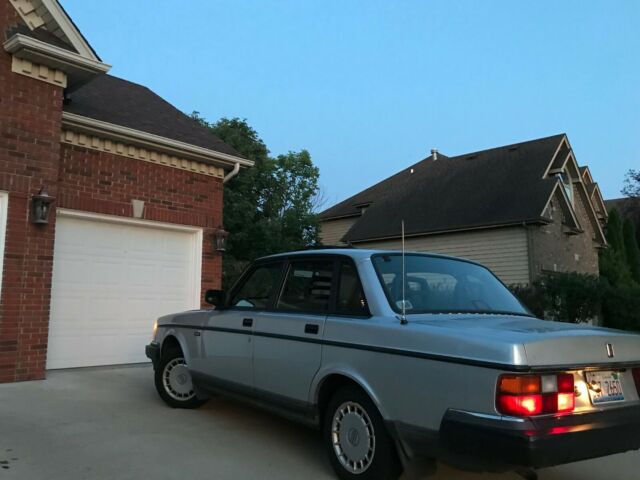 1992 Silver Volvo 240 Low Miles 80k Great Car 1992 Volvo 240