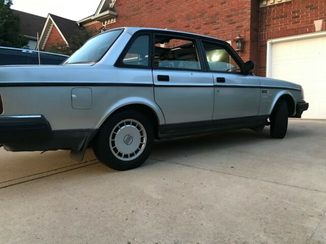 1992 Volvo 240 - photo 2