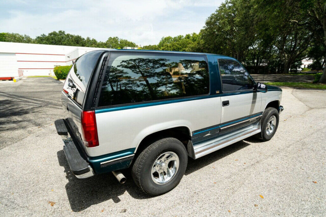 1992 Chevrolet Blazer Silverado 2dr 4WD SUV - photo 10
