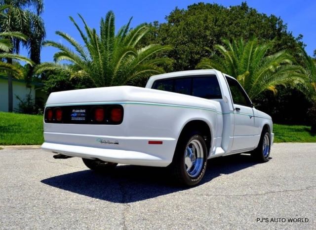 1992 Chevrolet S-10 Tahoe 2dr Standard Cab SB - photo 7