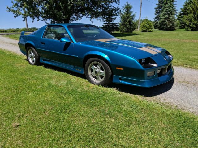 1992 Teal Camaro Z28 - Low Reserve 1992 Chevrolet Camaro Z28