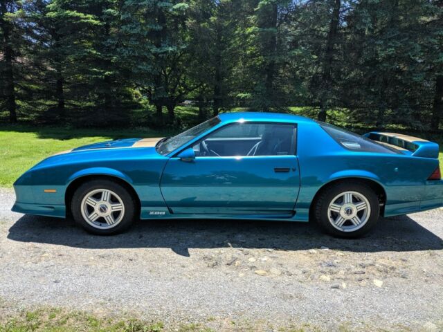 1992 Chevrolet Camaro Z28 - photo 3