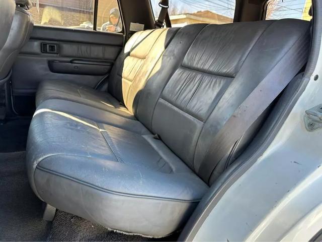 1992 Toyota 4Runner SR5 Sport Utility 4D - photo 10