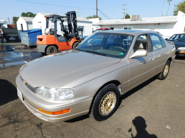1992 Toyota Camry 4-Door Sedan NO RESERVE 1992 Toyota Camry 4dr Sedan LE