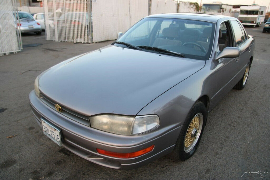 1992 Toyota Camry LE V6 - photo 3