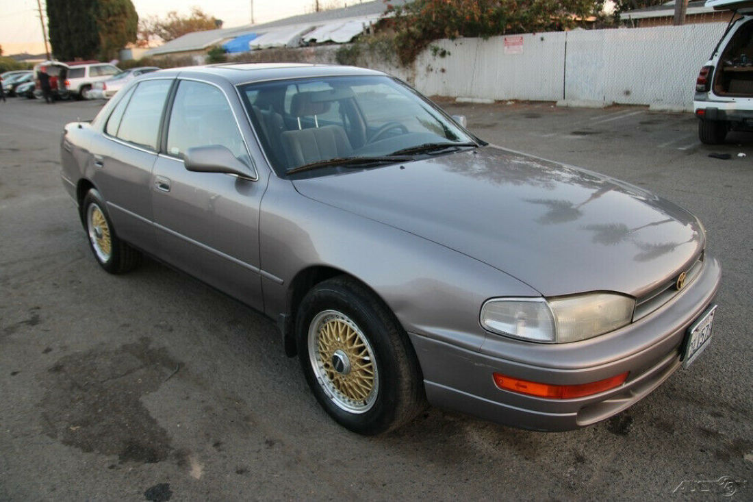 1992 Toyota Camry LE V6 - photo 9